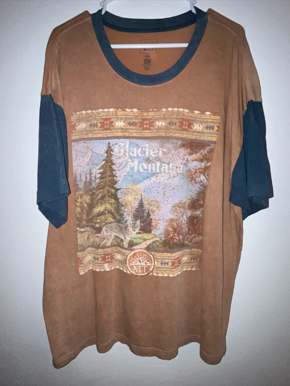 Women’s oversized L/XL CLEO + WOLF (Boot Barn) Graphic T-Shirt